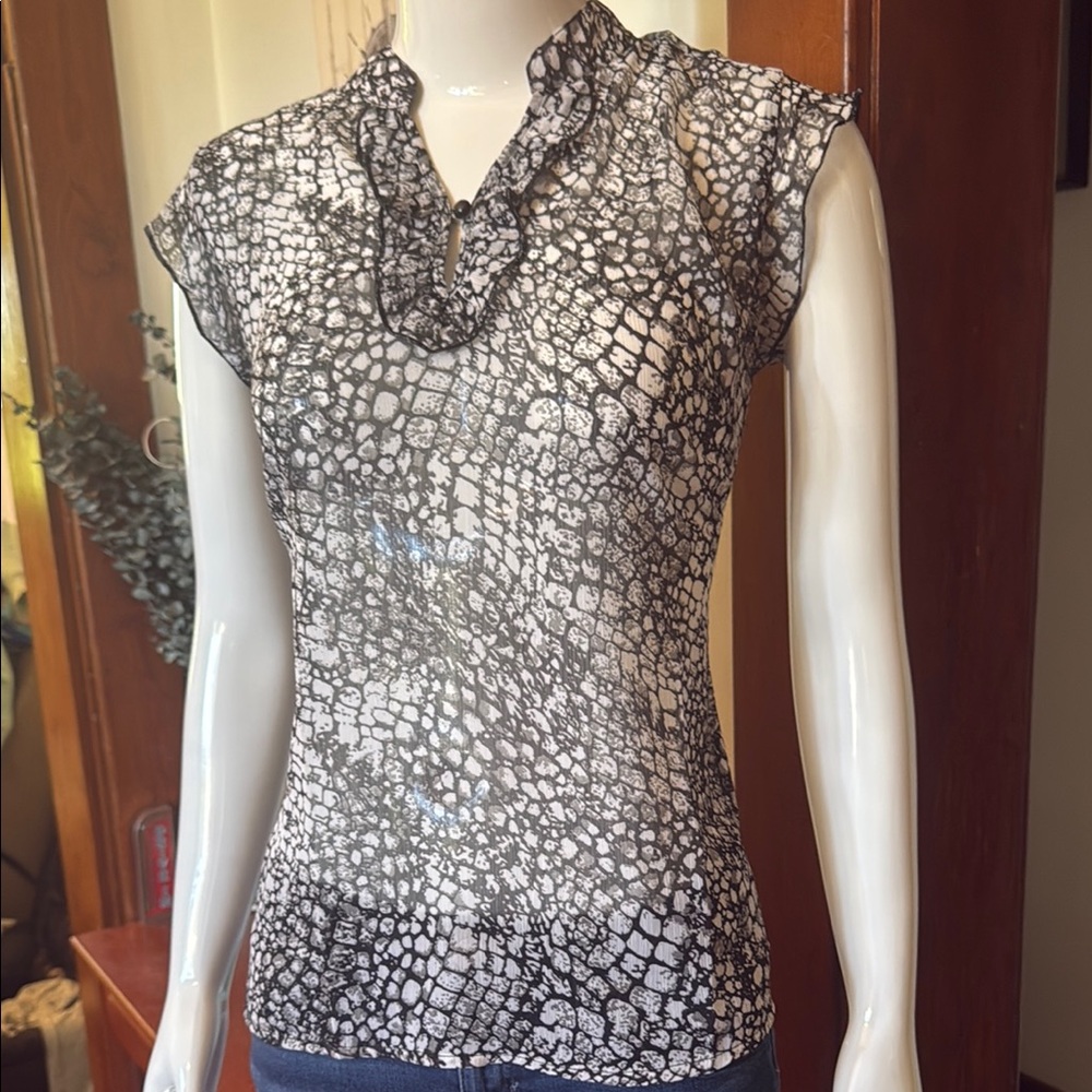 NWT northern reflections size small Black and White Patterned Women's Top